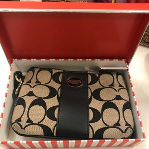 Coach Wristlet ***NEVER USED*** NWT